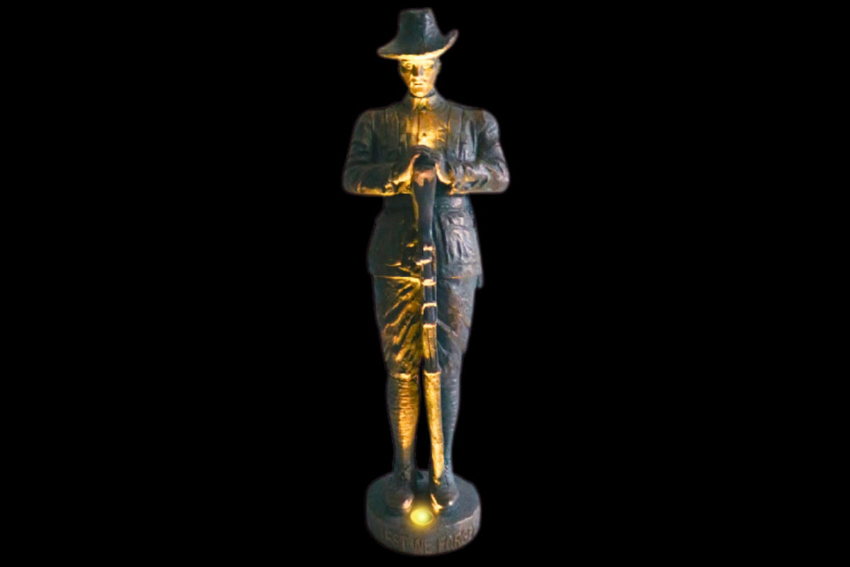 Anzac Soldier Statue Gun Down w/Solar Lights 115cm