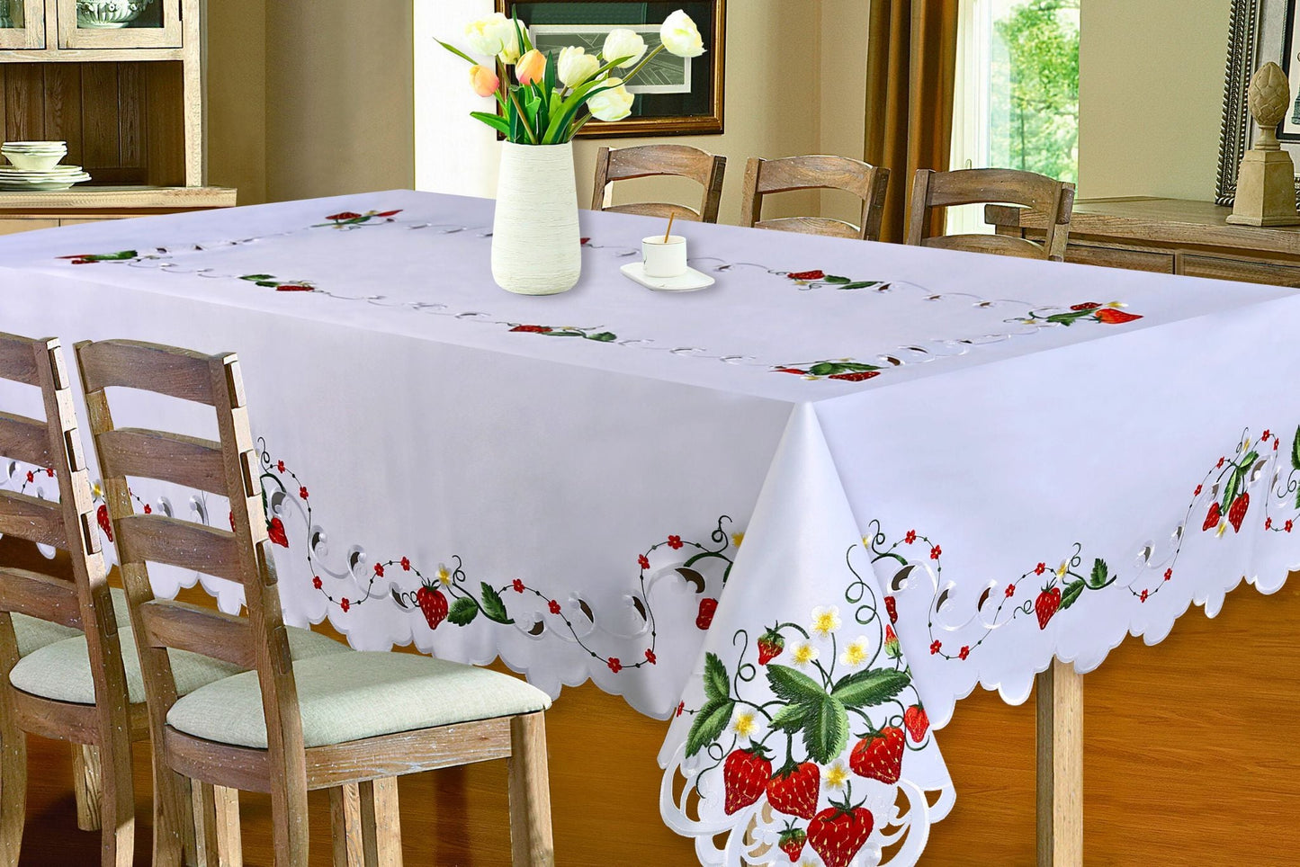 Embroidered Table Cloth 220x150cm Rect. Strawberry